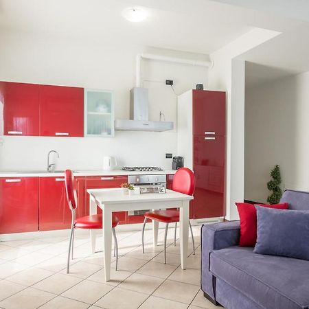 By The Lake Apartments - Centro Storico Ντεζεντσάνο ντελ Γκάρντα Εξωτερικό φωτογραφία