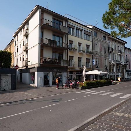 By The Lake Apartments - Centro Storico Ντεζεντσάνο ντελ Γκάρντα Εξωτερικό φωτογραφία