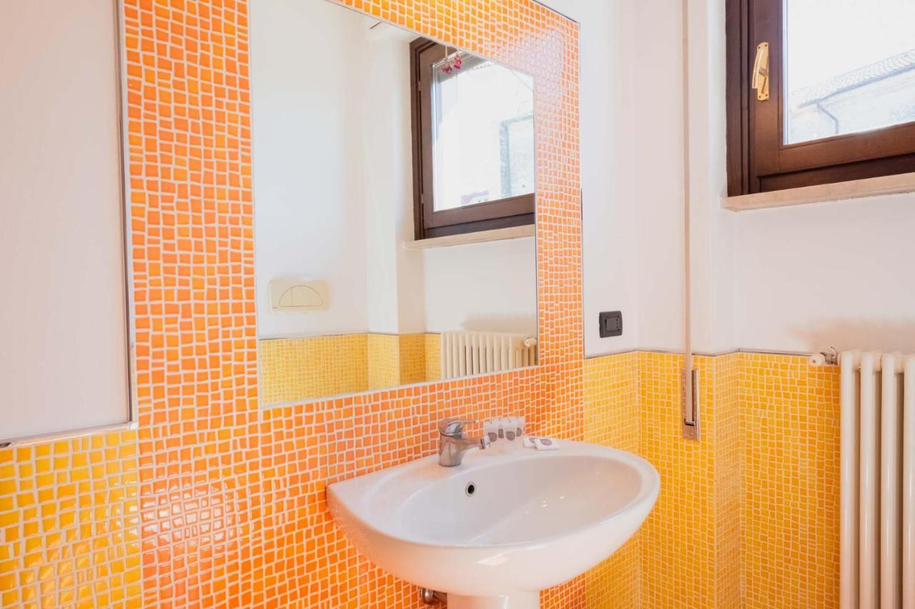 By The Lake Apartments - Centro Storico Ντεζεντσάνο ντελ Γκάρντα Εξωτερικό φωτογραφία