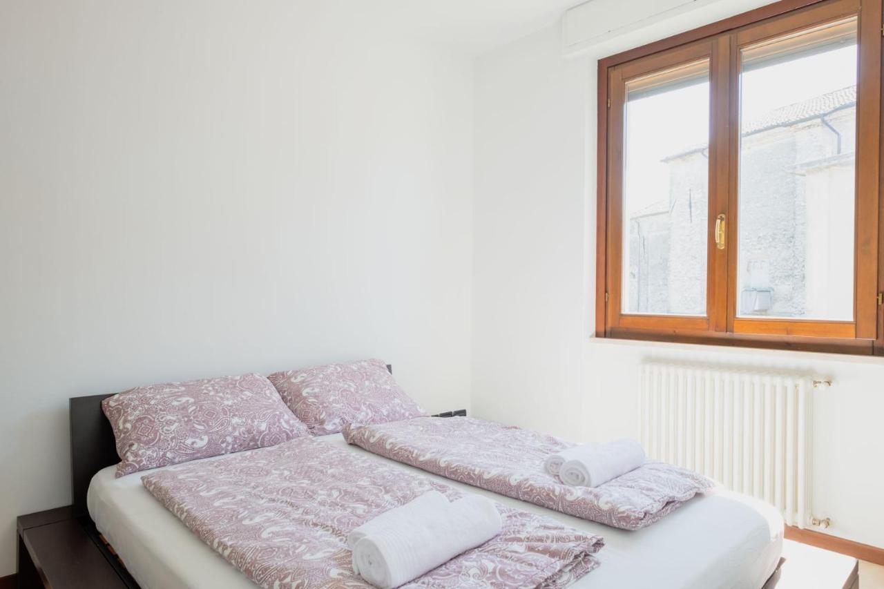 By The Lake Apartments - Centro Storico Ντεζεντσάνο ντελ Γκάρντα Εξωτερικό φωτογραφία