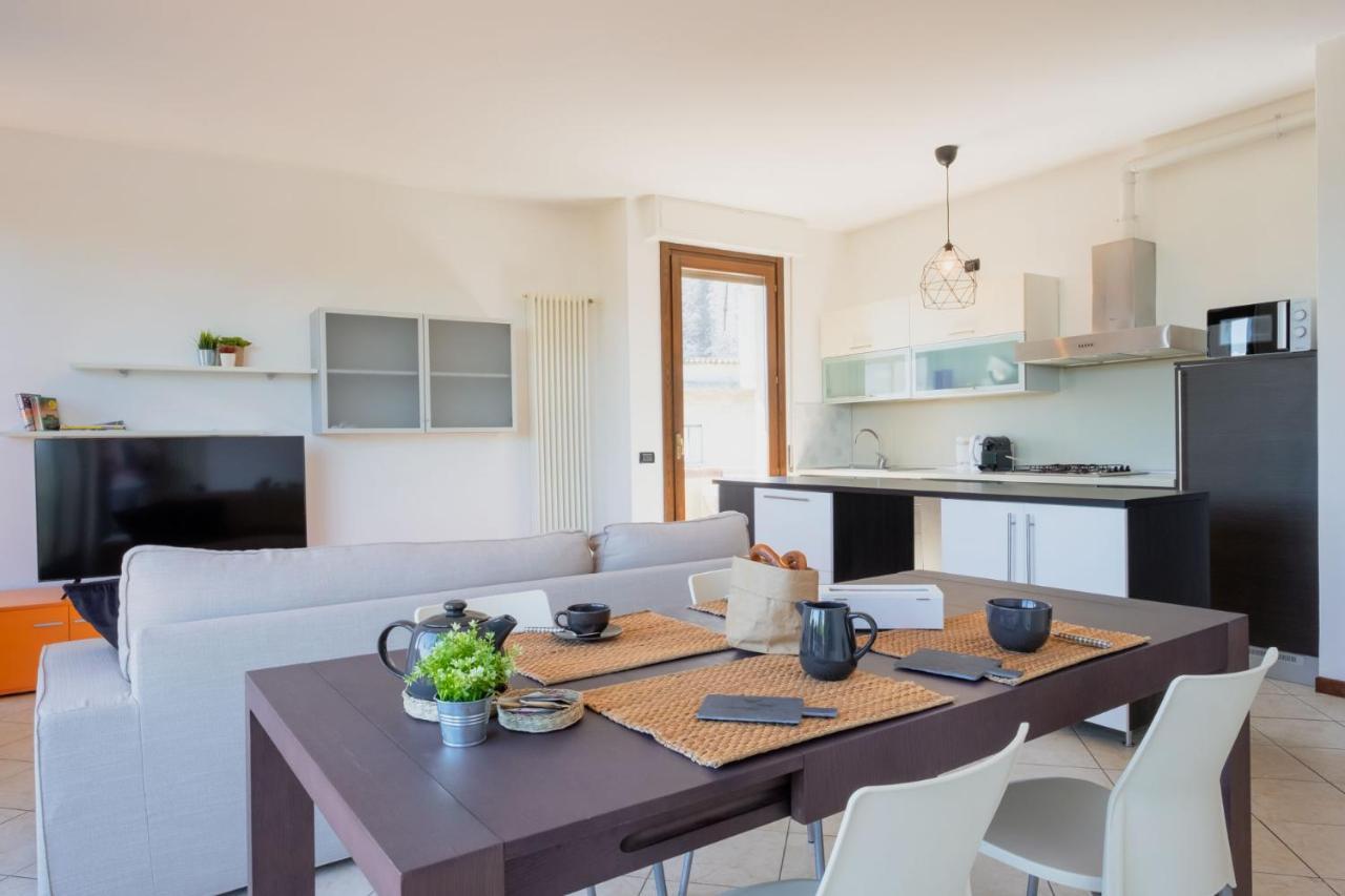 By The Lake Apartments - Centro Storico Ντεζεντσάνο ντελ Γκάρντα Εξωτερικό φωτογραφία