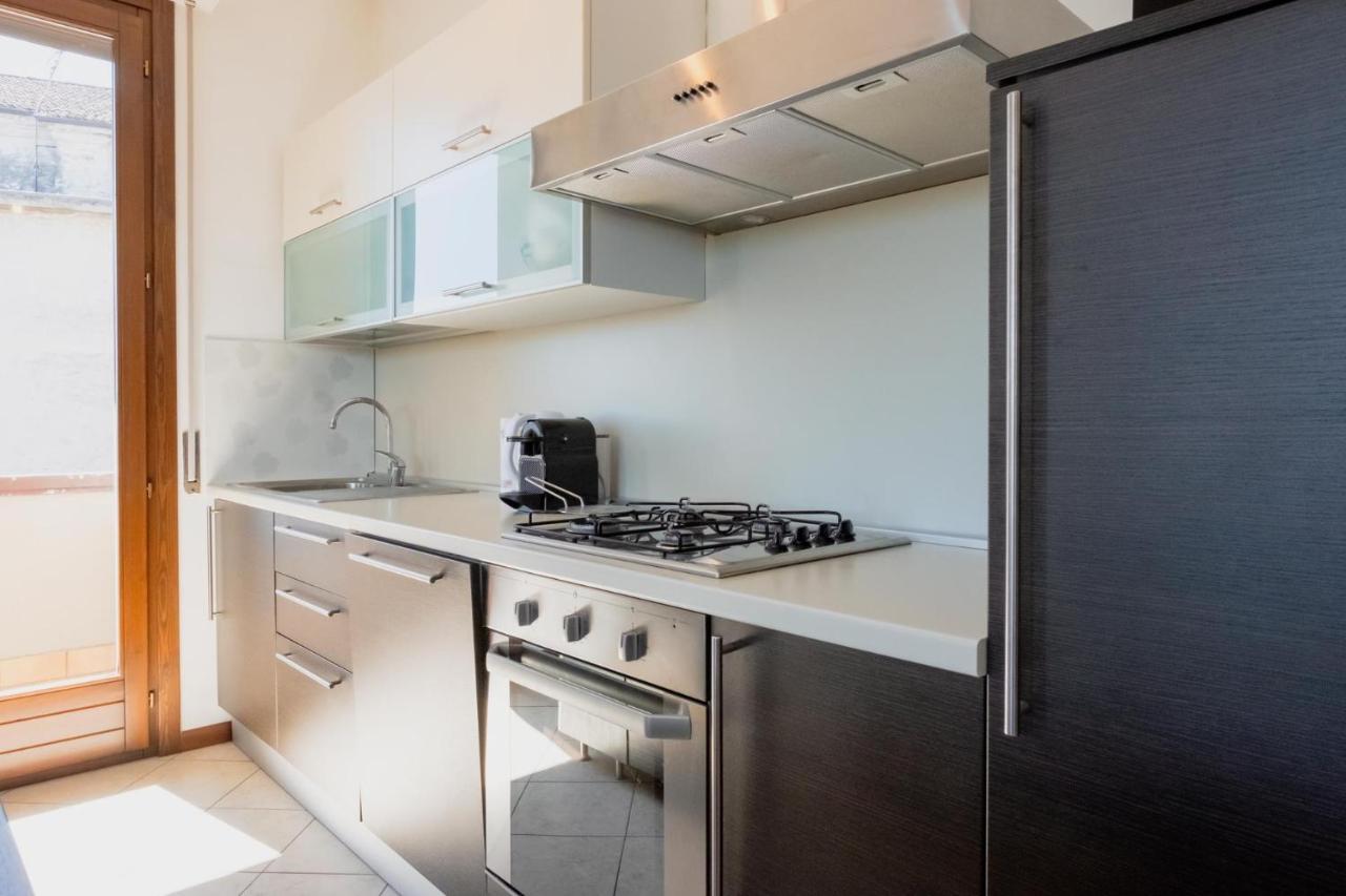 By The Lake Apartments - Centro Storico Ντεζεντσάνο ντελ Γκάρντα Εξωτερικό φωτογραφία