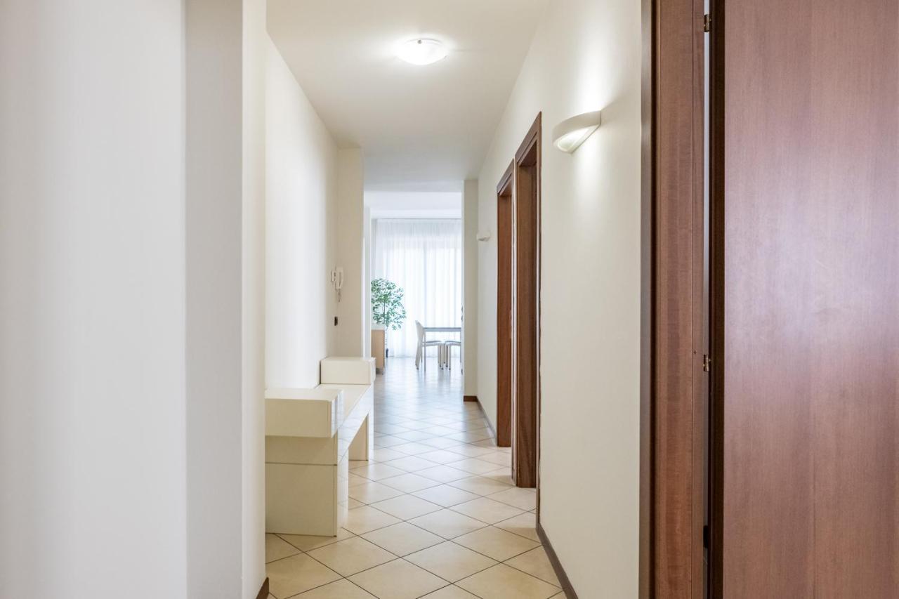 By The Lake Apartments - Centro Storico Ντεζεντσάνο ντελ Γκάρντα Εξωτερικό φωτογραφία