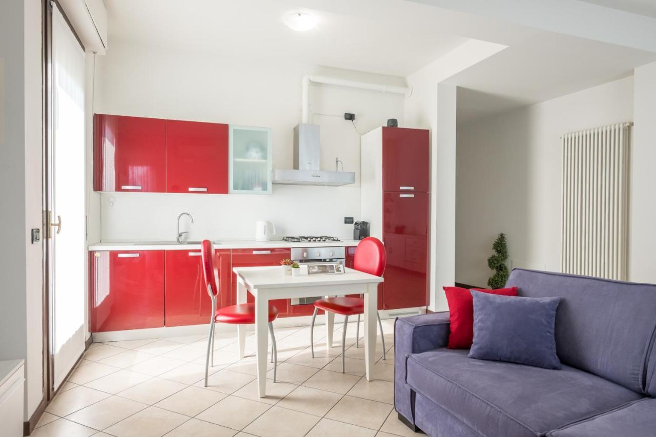 By The Lake Apartments - Centro Storico Ντεζεντσάνο ντελ Γκάρντα Εξωτερικό φωτογραφία