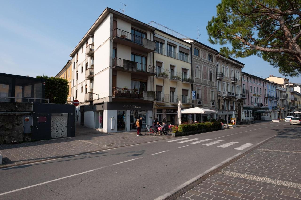 By The Lake Apartments - Centro Storico Ντεζεντσάνο ντελ Γκάρντα Εξωτερικό φωτογραφία